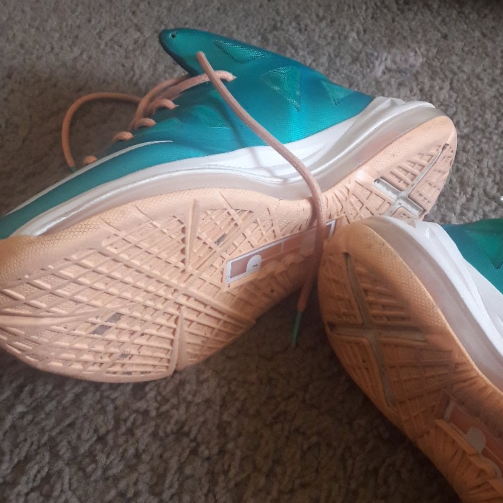 Nike LeBron X GS Miami Green - Picture 4 of 7